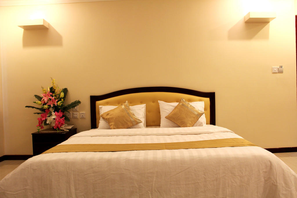 Good Luck Day Hotel & Apartment Phnom Penh Esterno foto