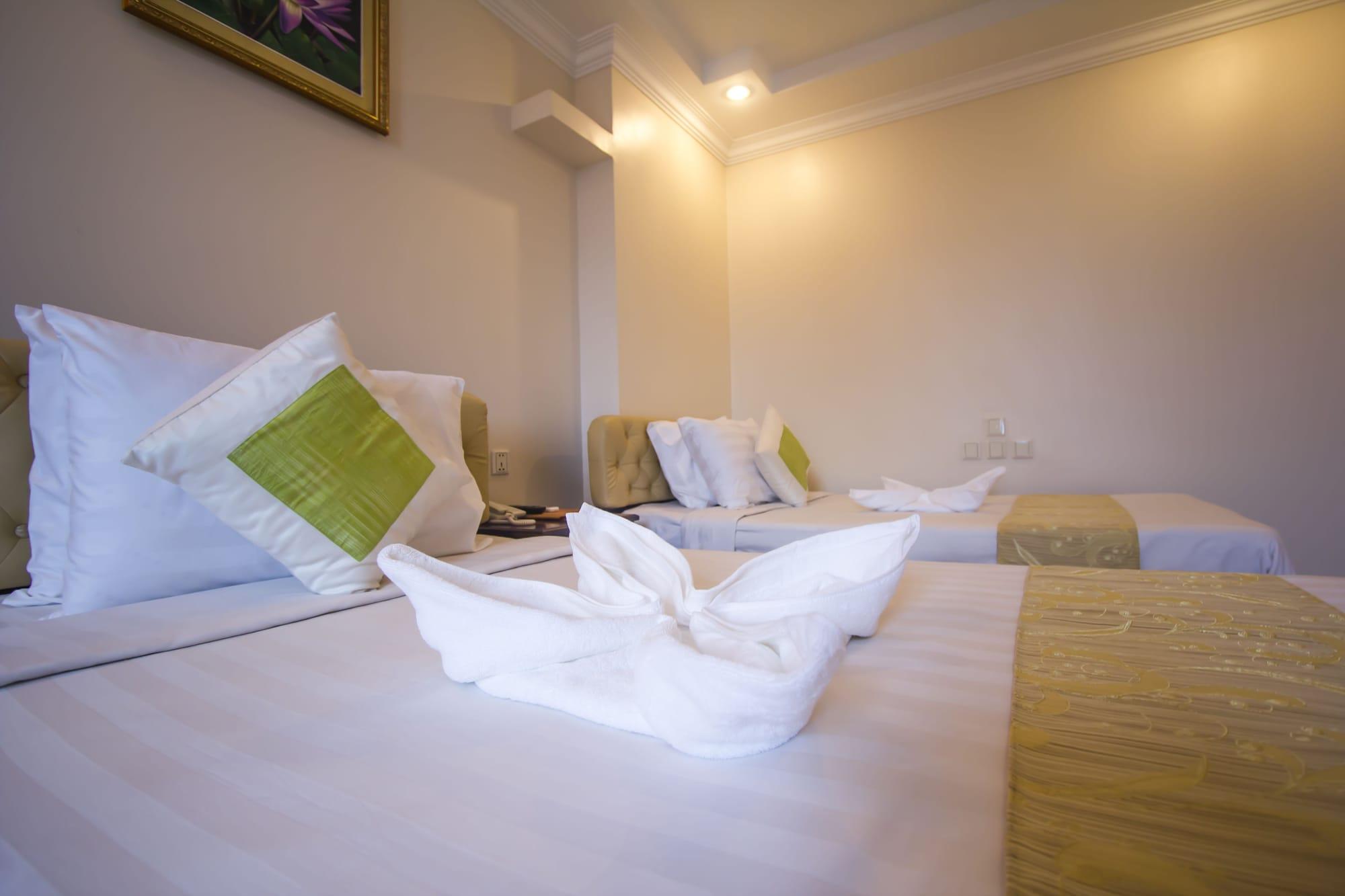 Good Luck Day Hotel & Apartment Phnom Penh Esterno foto