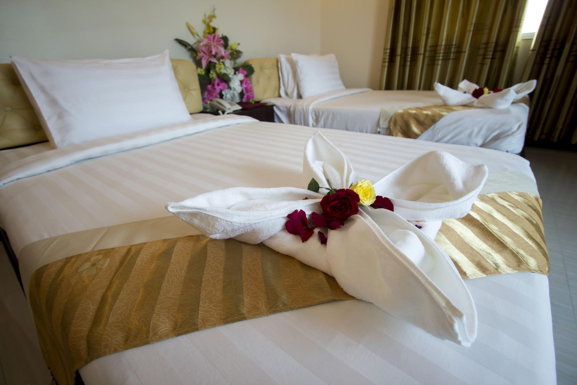 Good Luck Day Hotel & Apartment Phnom Penh Esterno foto