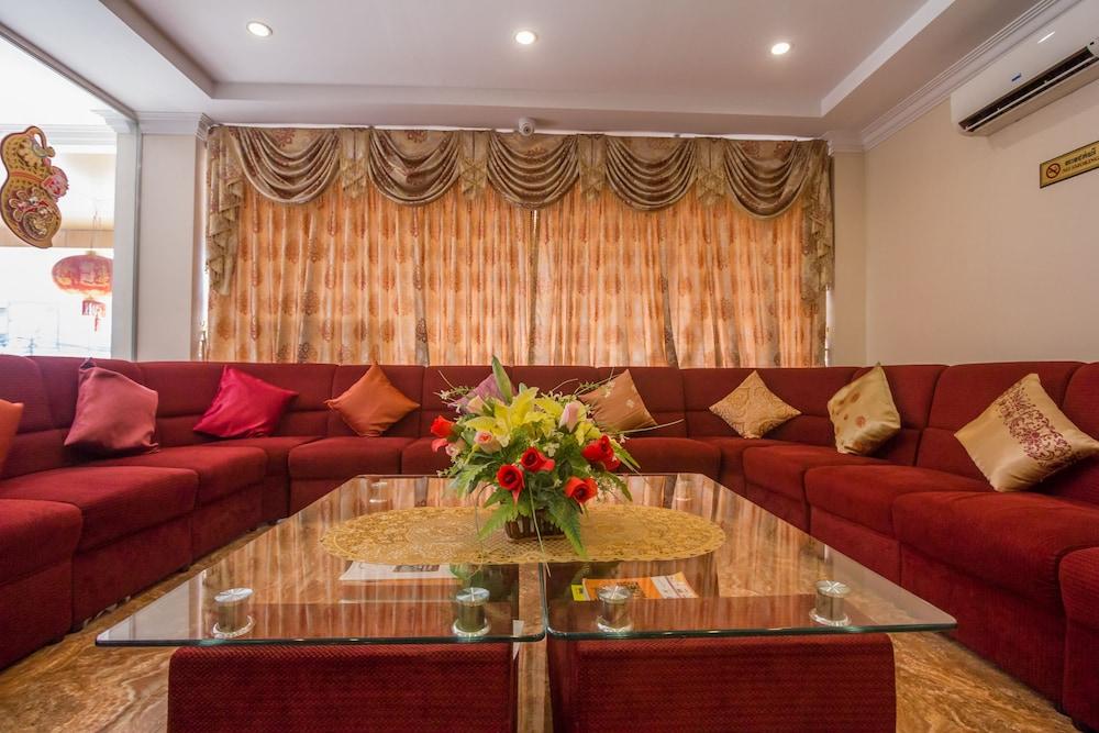 Good Luck Day Hotel & Apartment Phnom Penh Esterno foto
