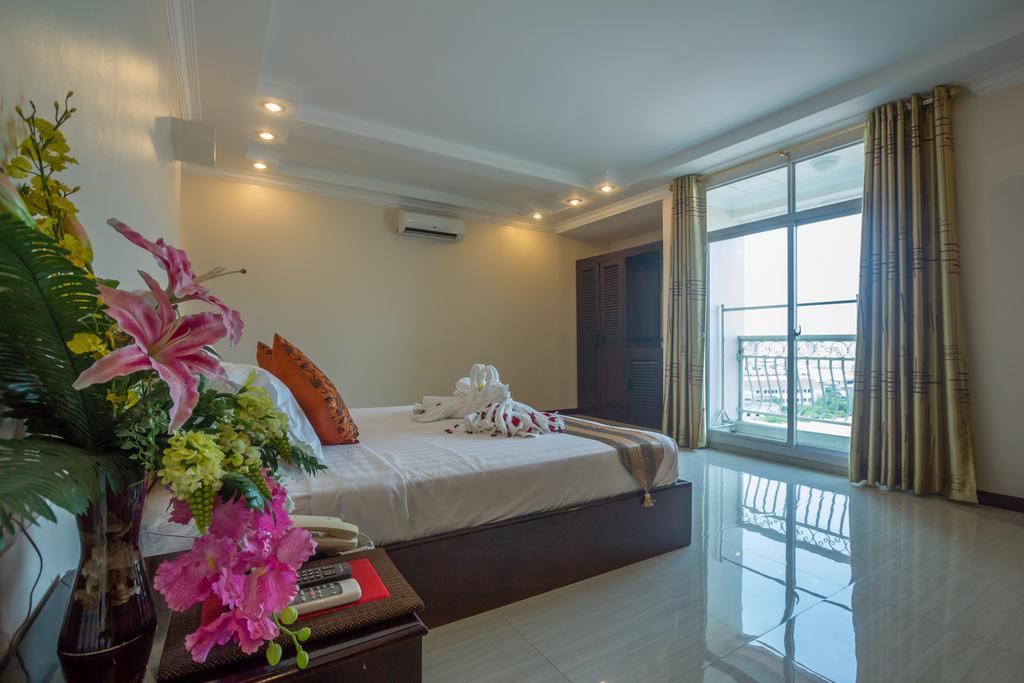Good Luck Day Hotel & Apartment Phnom Penh Esterno foto