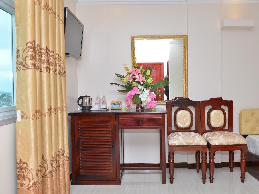 Good Luck Day Hotel & Apartment Phnom Penh Esterno foto