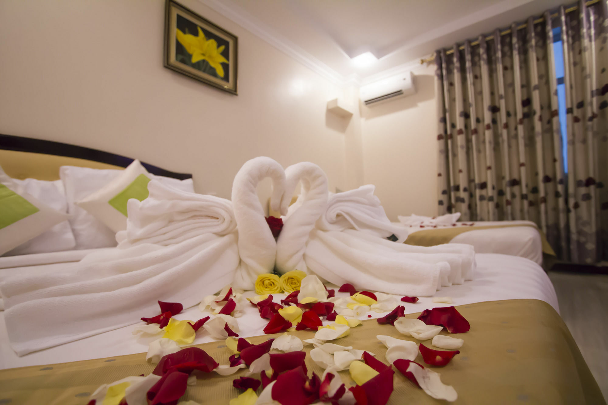 Good Luck Day Hotel & Apartment Phnom Penh Esterno foto