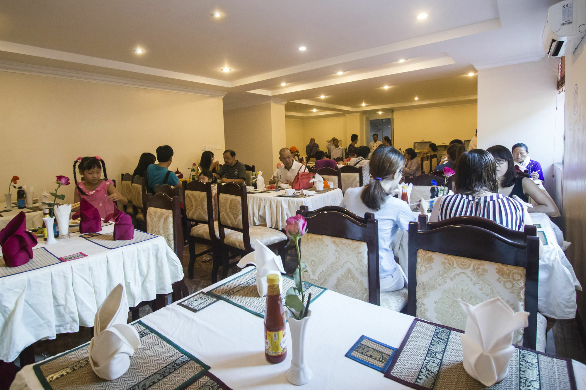 Good Luck Day Hotel & Apartment Phnom Penh Esterno foto