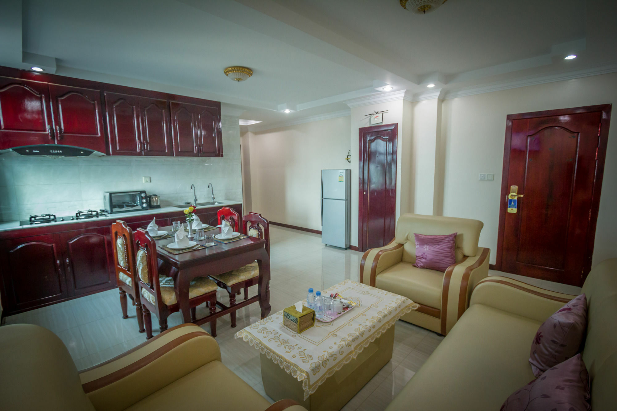 Good Luck Day Hotel & Apartment Phnom Penh Esterno foto